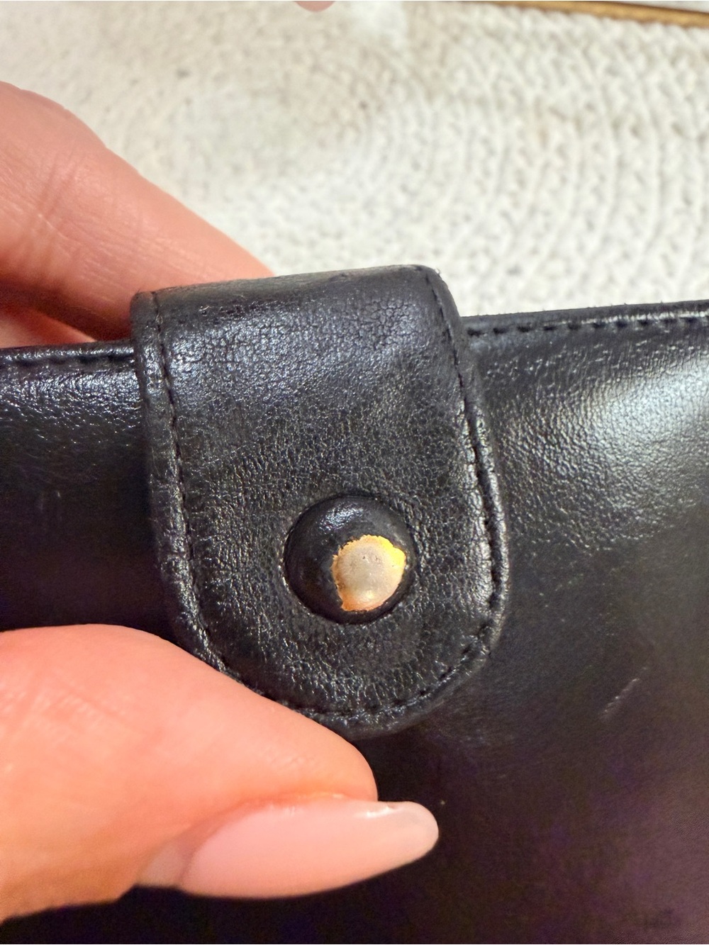 CHANEL Black Vintage Compact Wallet | Classic CC Logo - PreLOVED ❣️ - Picture 8 of 16